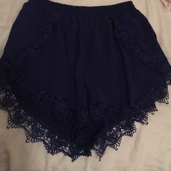 Tobi Pants - High waisted shorts Tobi Pants - High waisted shorts